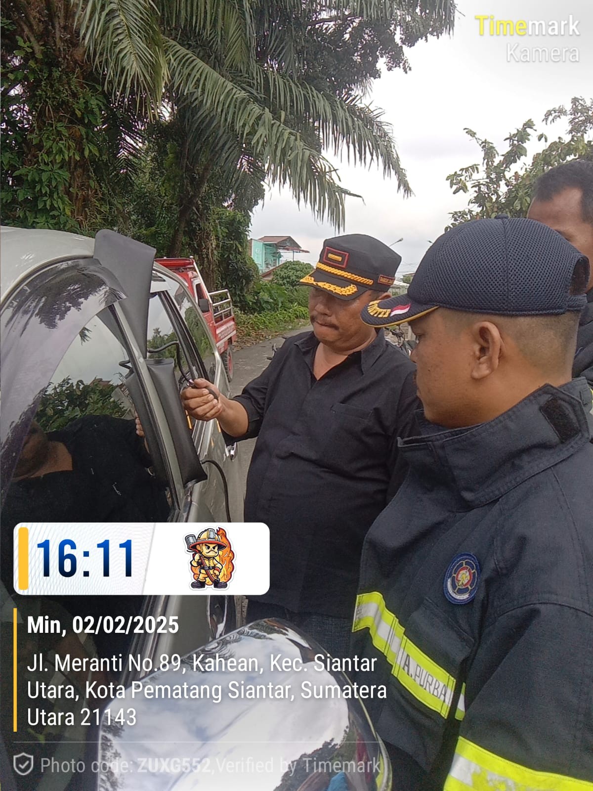 Evakuasi Kunci Mobil yg tertinggal di dalam mobil yang terkunci yang beralamat di Jl. Meranti