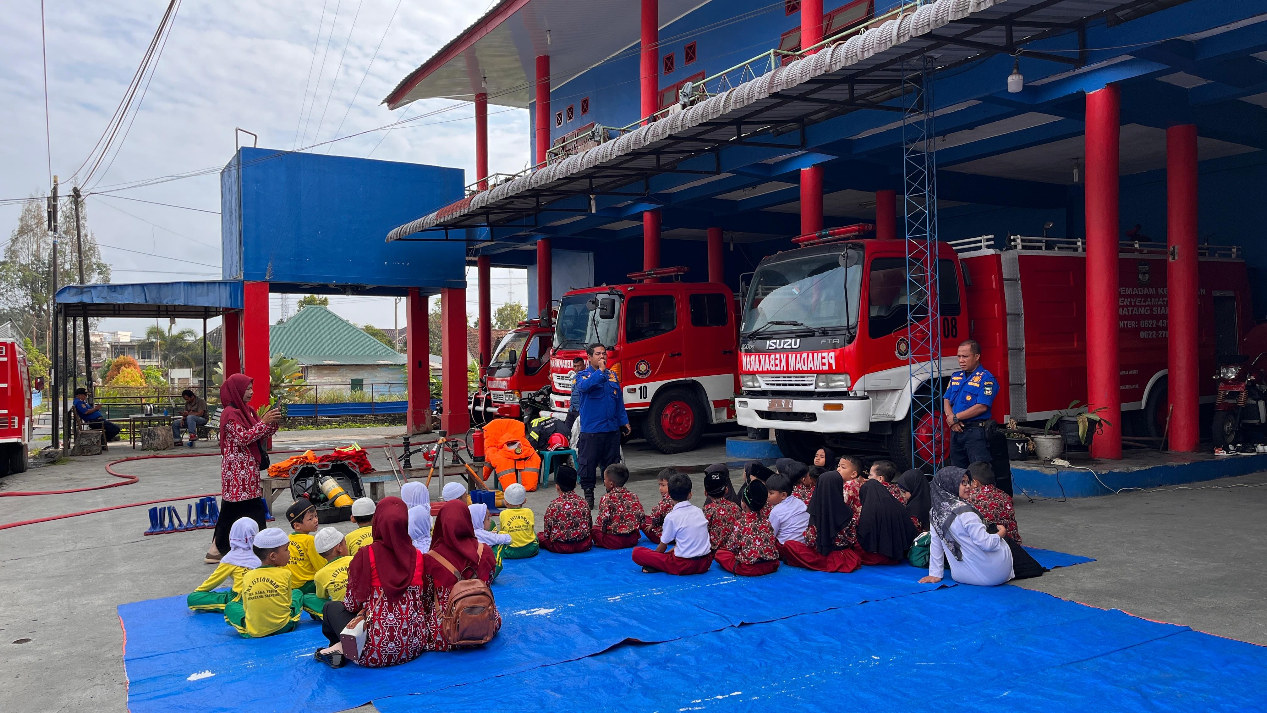 Simulasi Pencegahan dan Penanggulangan Pemadaman Kebakaran kepada Sekolah SD Gupi Uswatun Hasanah