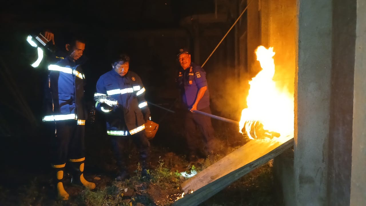 Evakuasi Sarang Tawon yang beralamat di  Jl. Saribu Dolok
