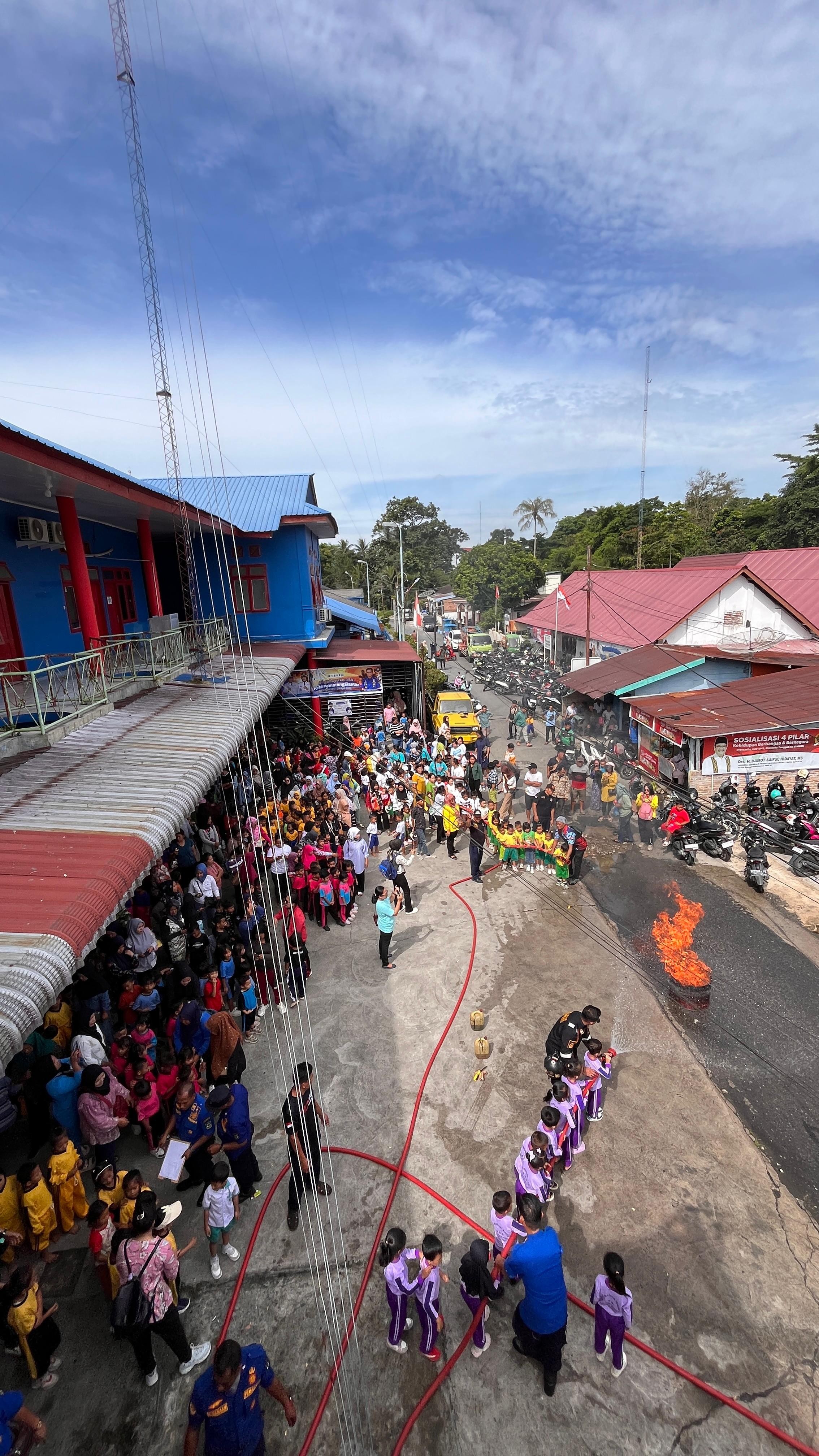 Simulasi Pencegahan dan Penanggulangan Pemadaman Kebakaran kepada Sekolah SAB Pardamean.
