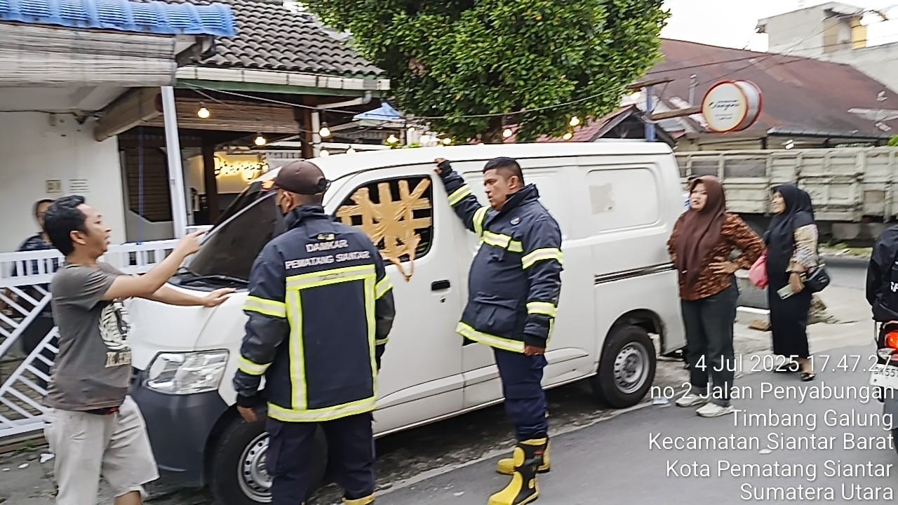 evakuasi kunci mobil warga yang tertinggal di dalam mobil yang beralamat di  Jl. Letjen Suprapto