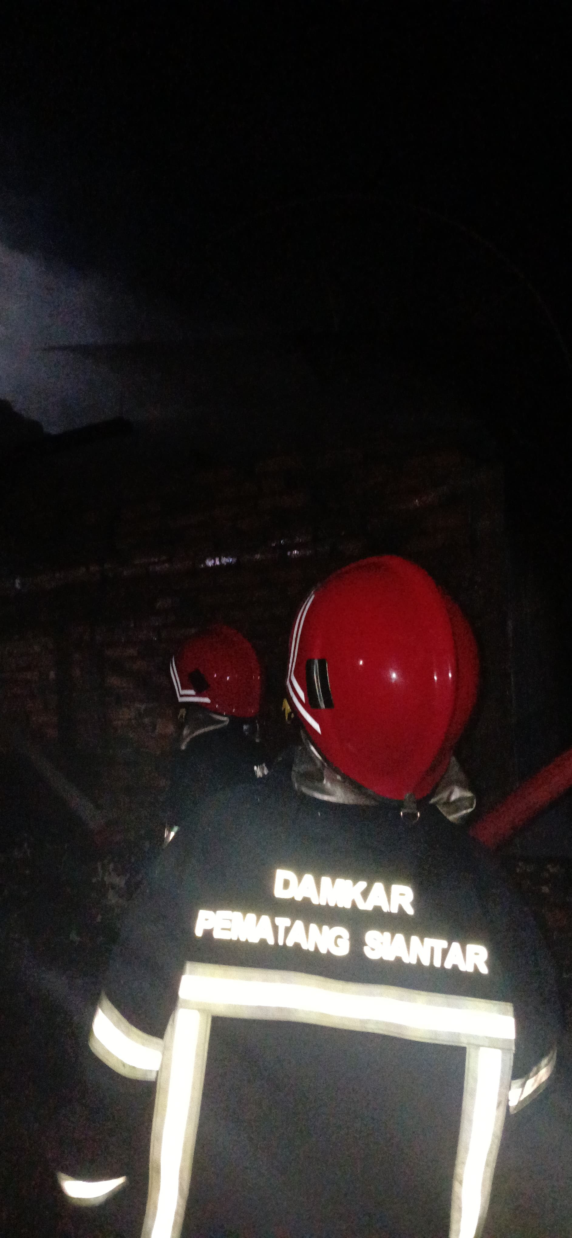 pemadaman kebakaran rumah di  Jl. Mata Air No.48
