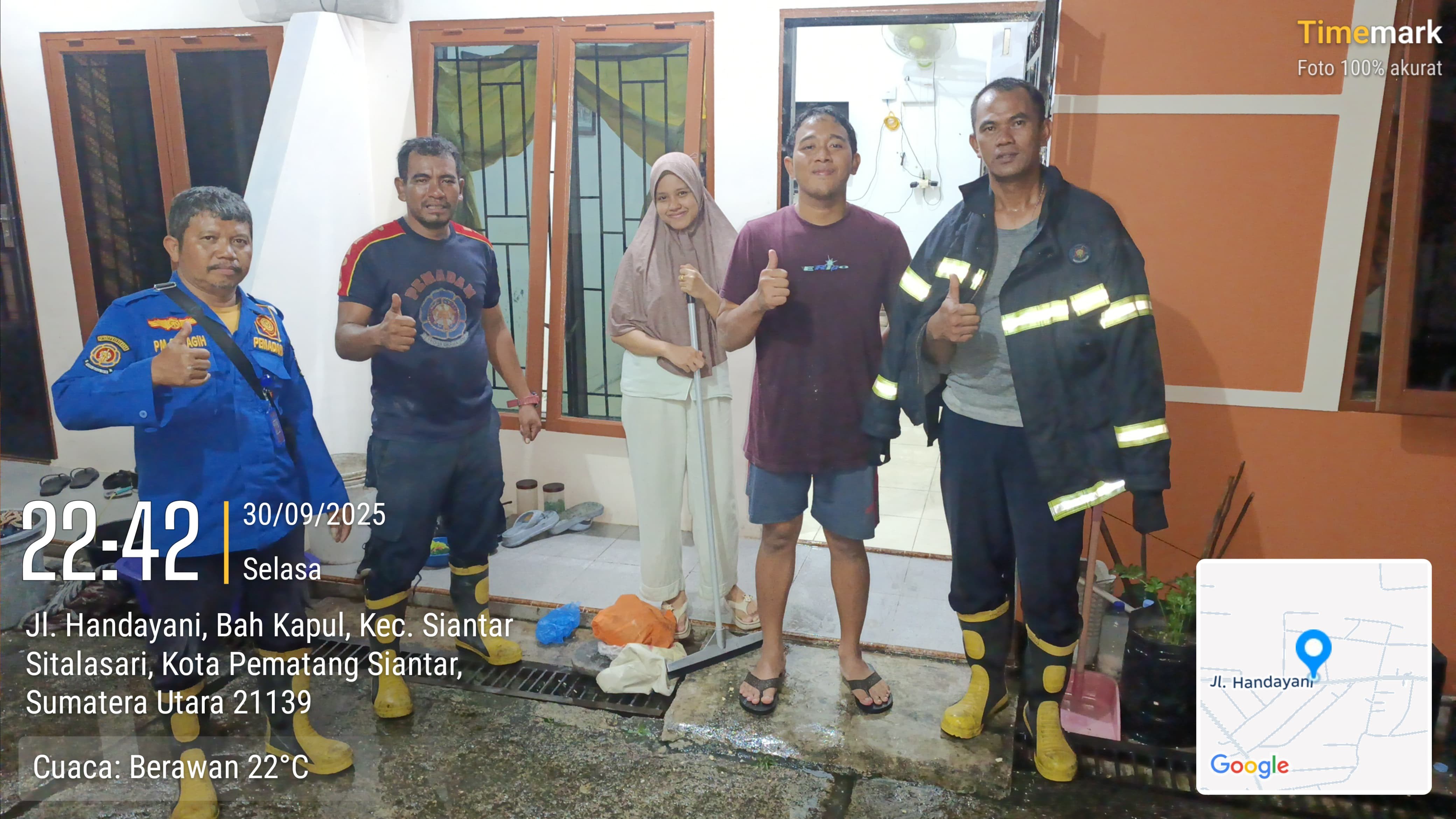 Personil Dinas Pemadam Kebakaran dan Penyelamatan melaksanakan giat LIBAS (Lihat sumBat gaS) di Gedu