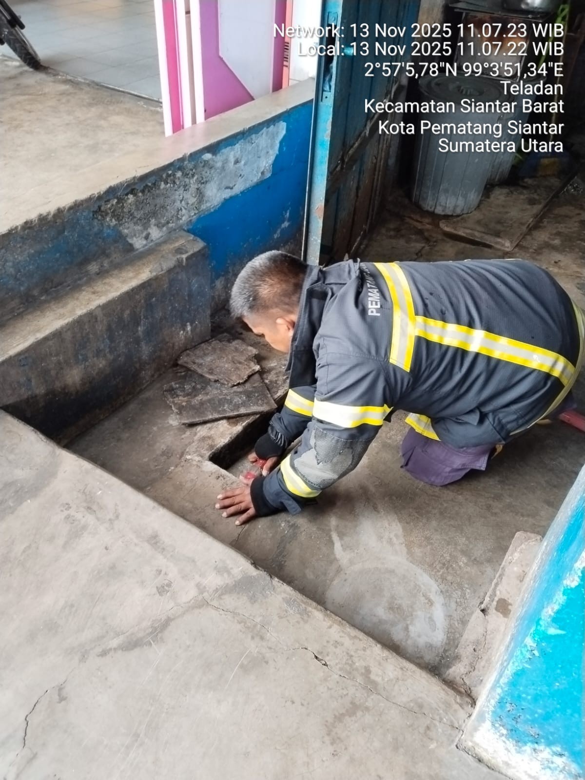 Personil Dinas Pemadam Kebakaran dan Penyelamatan melaksanakan giat LIBAS (Lihat Sumbat Gas) di  Jl.