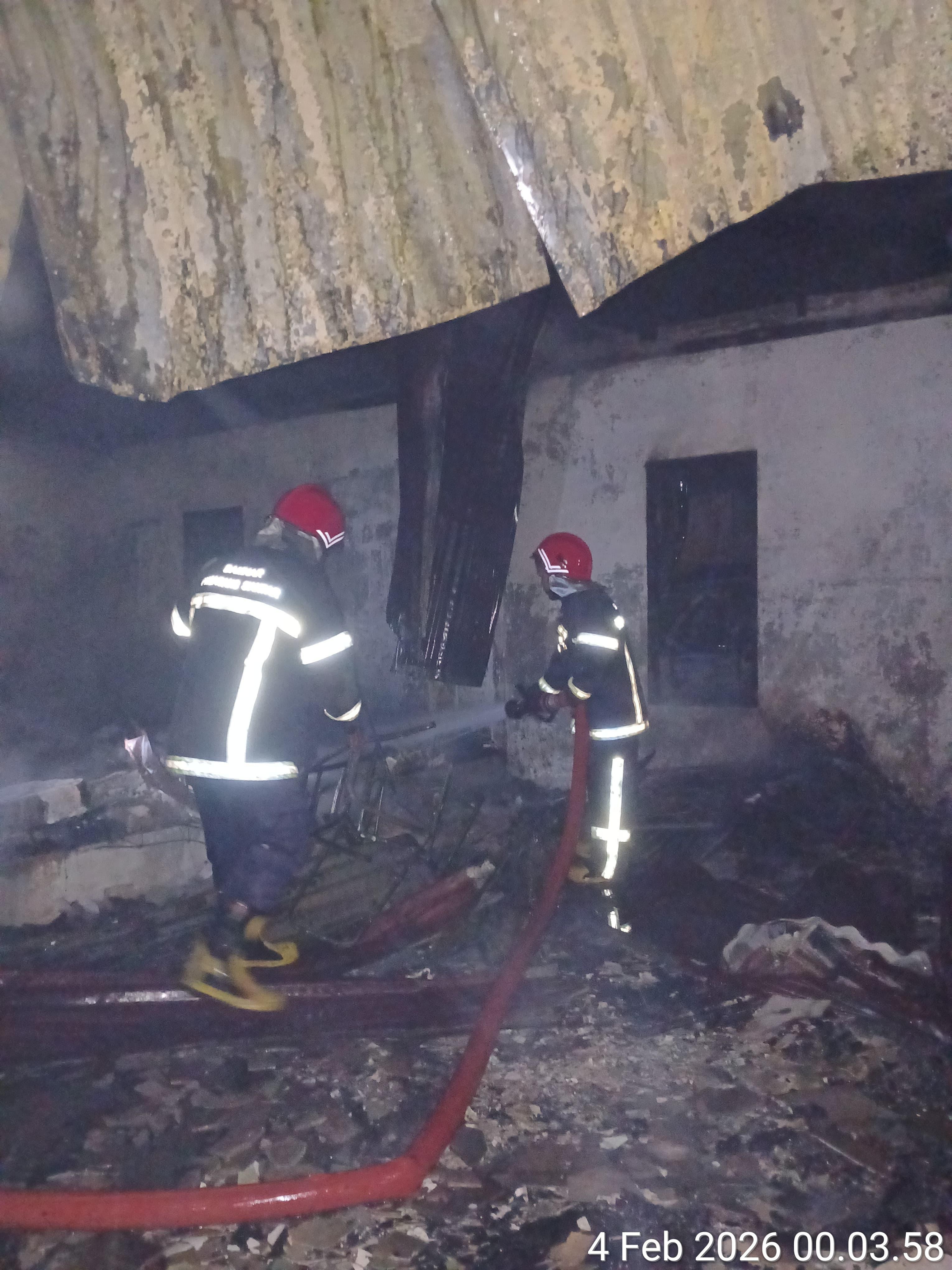 Pemadaman Kebakaran Gereja GPdI Betlehem Saribujawa  Nagori Ujung Bondar