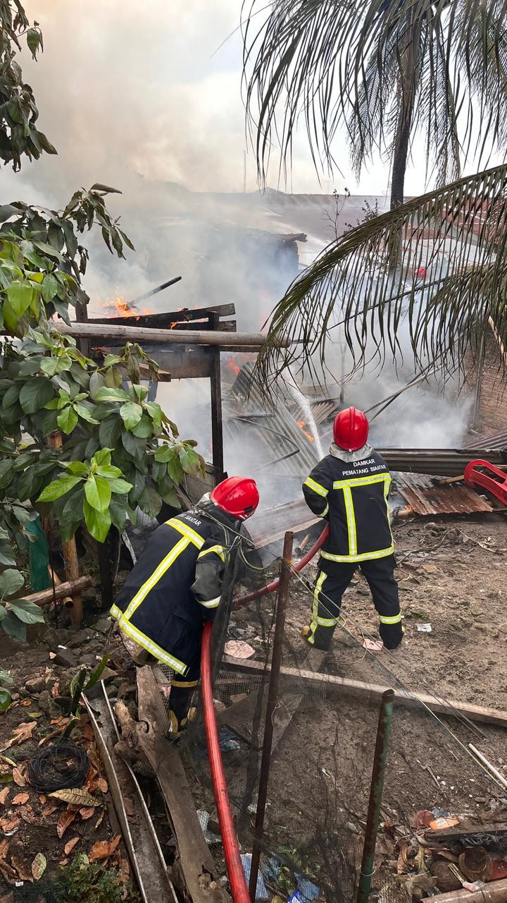 Pemadaman Kebakaranrumah di  Jl. Narumonda Gg Dj Tondang