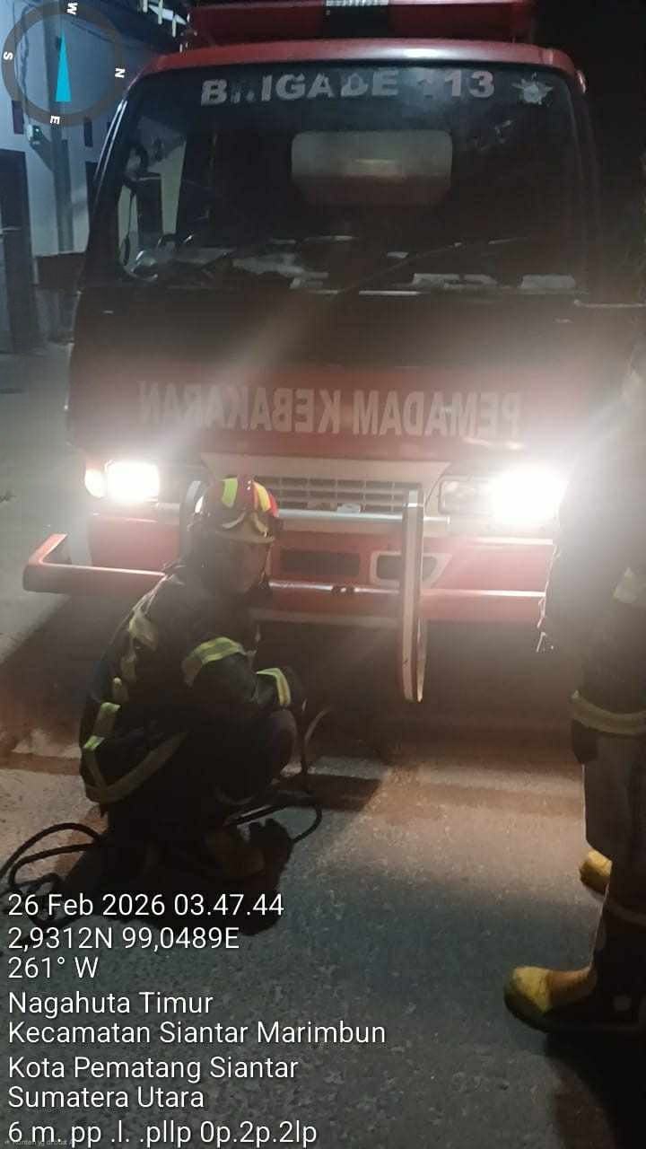 evakuasi mobil ambulance psc 119 yang terperosok di  Jl. Matio