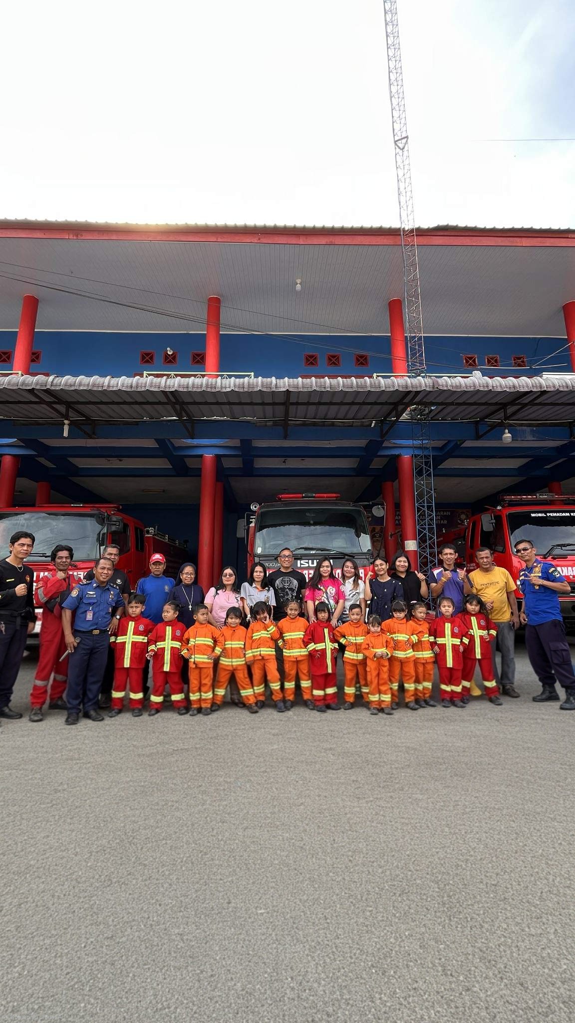 Edukasi dan Pengenalan Profesi Pemadam Kebakaran Kepada Sekolah TK Katolik Santo Yosep 